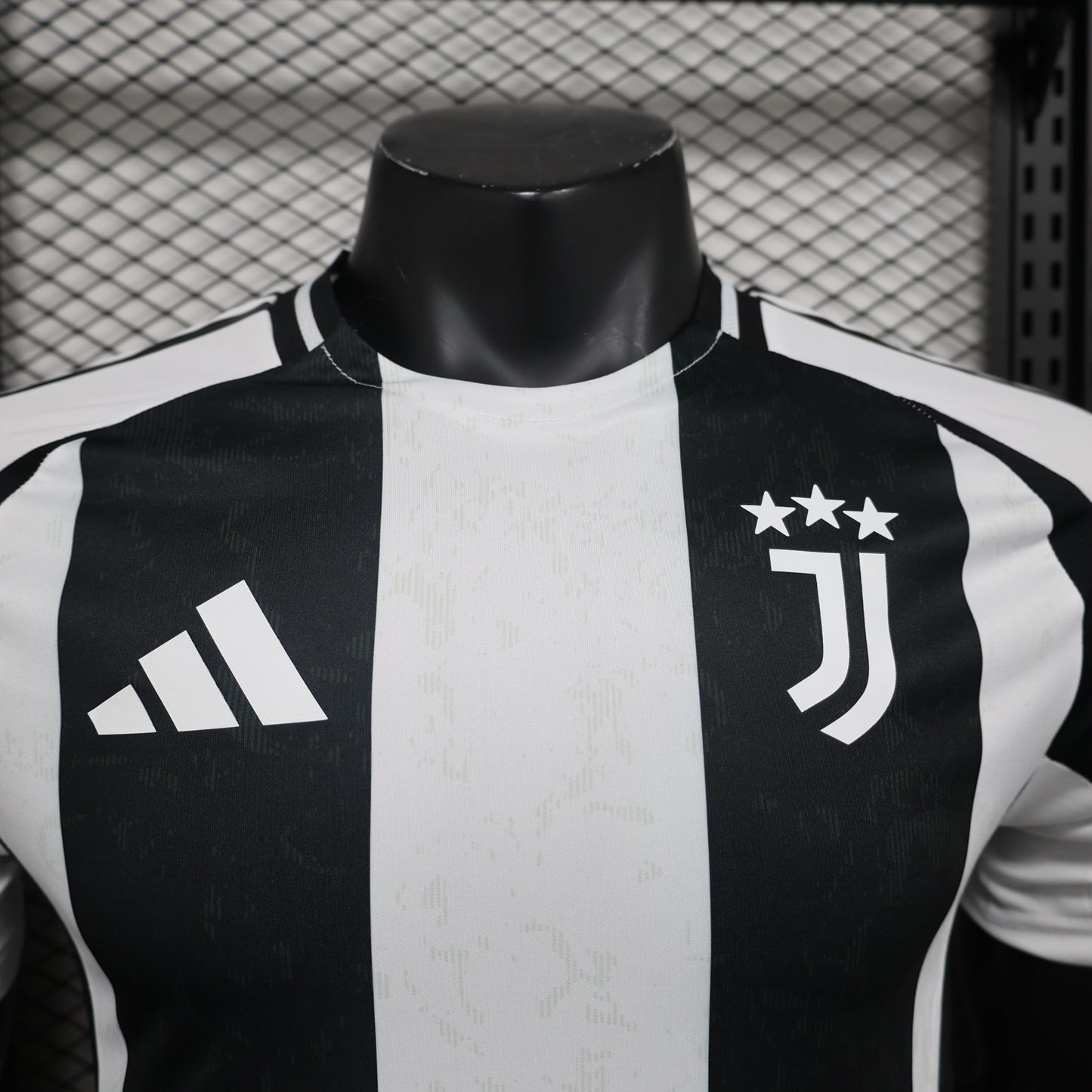 Camiseta Versión Jugador Juventus Local 24/25