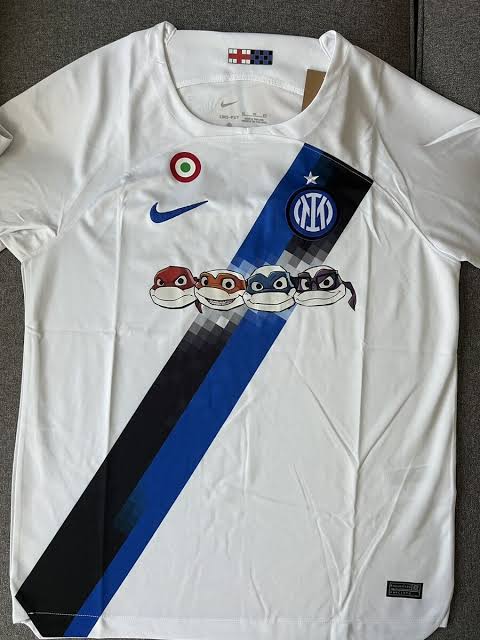 Camiseta Versión Fan Inter de Milán Visita 23/24