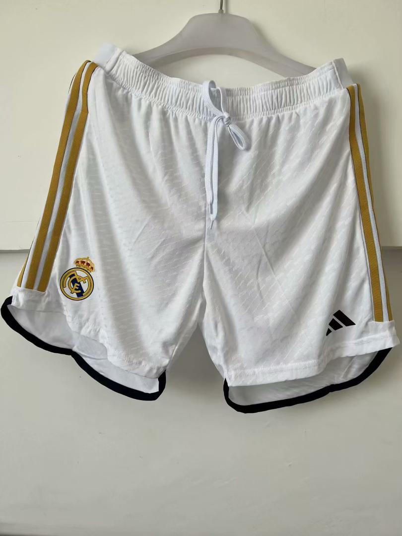 Kit Completo Versión Jugador Real Madrid Local 23/24