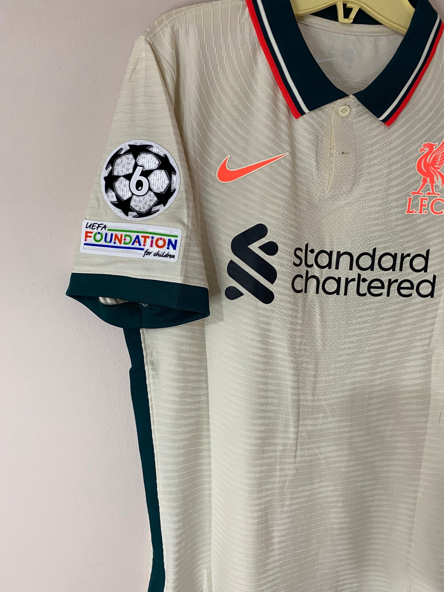 Camiseta Versión Jugador Liverpool Visita Salah 11