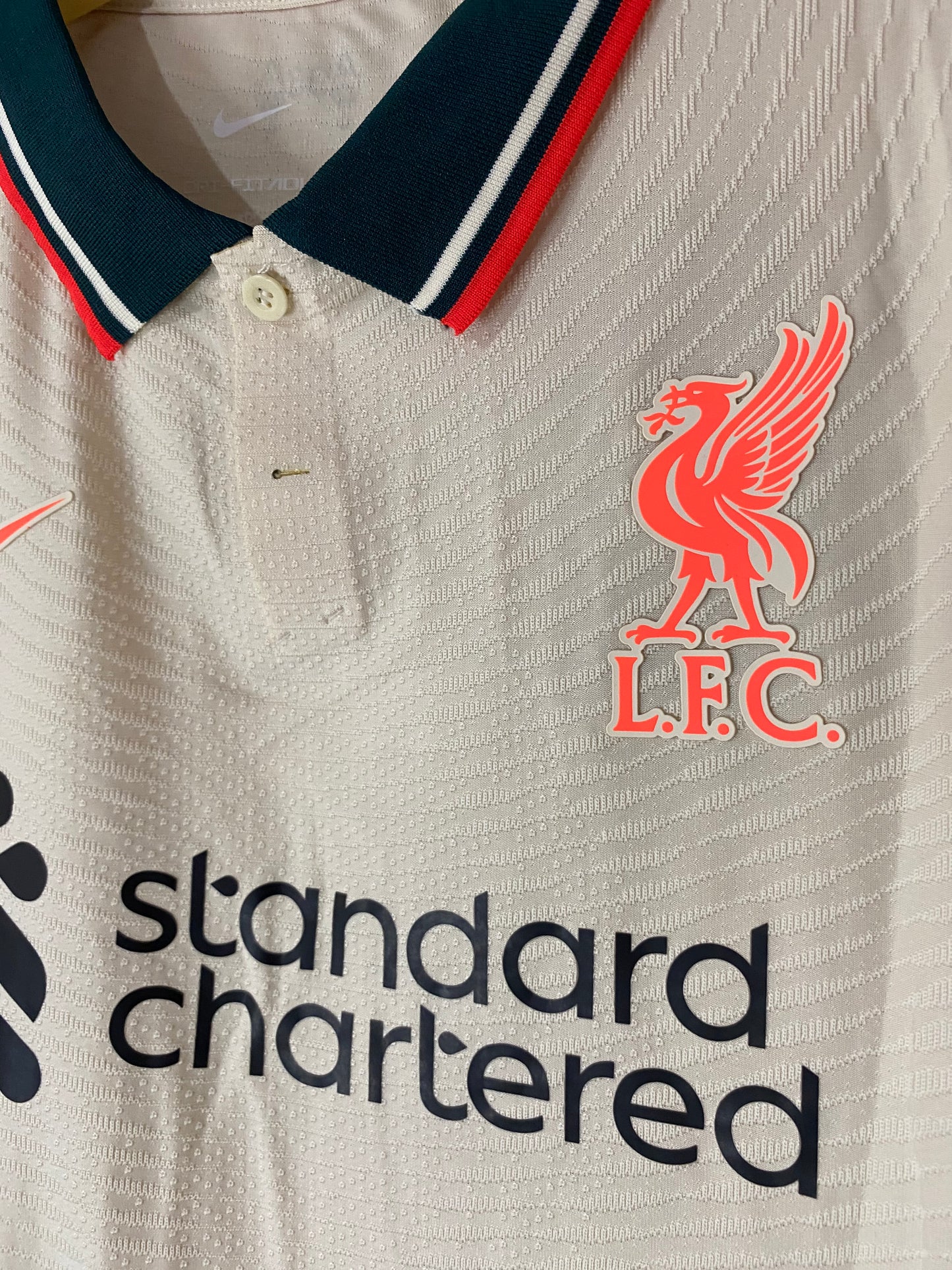 Camiseta Versión Jugador Liverpool Visita Salah 11